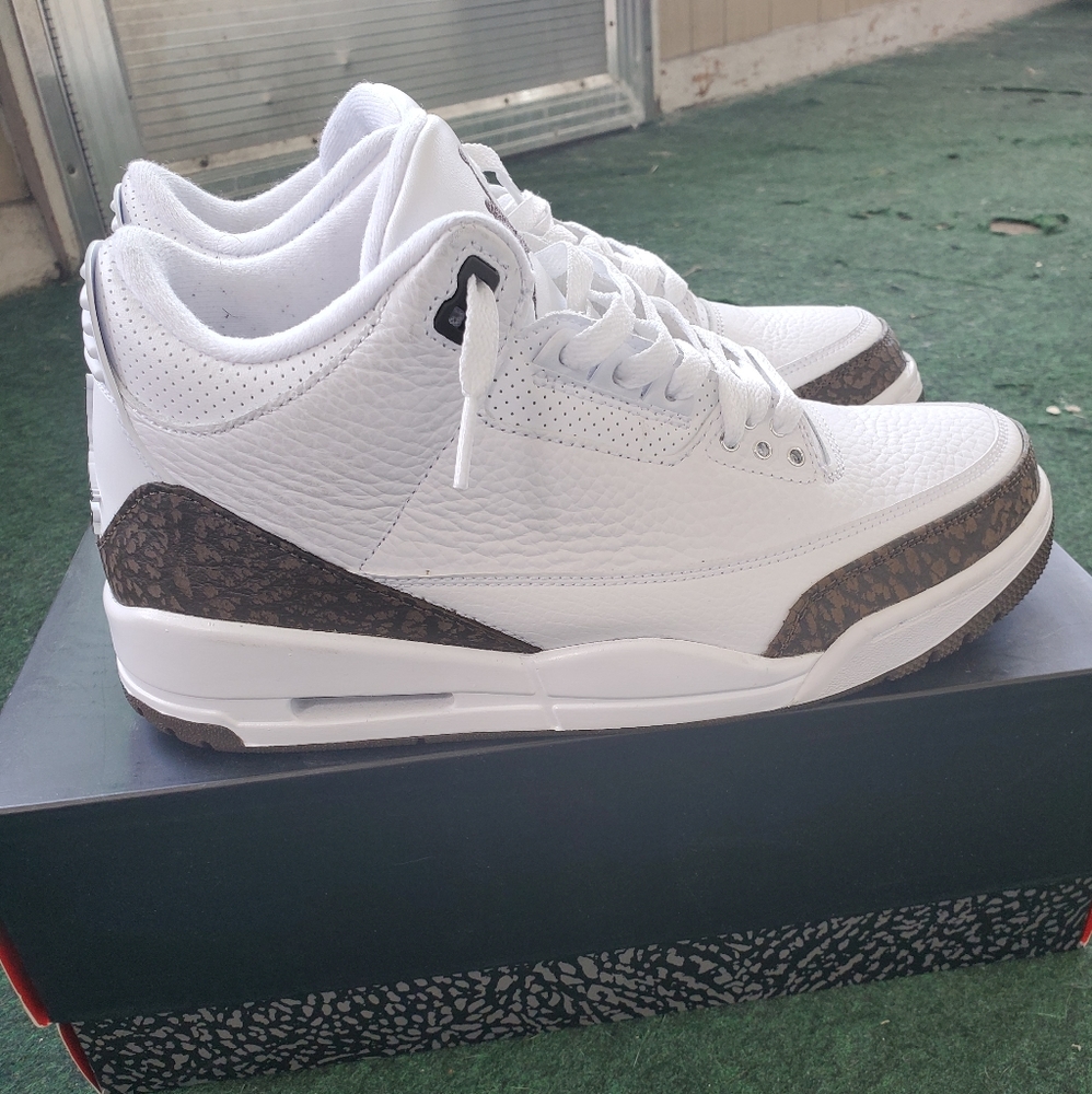 Jordan 3 retro mocha size 8